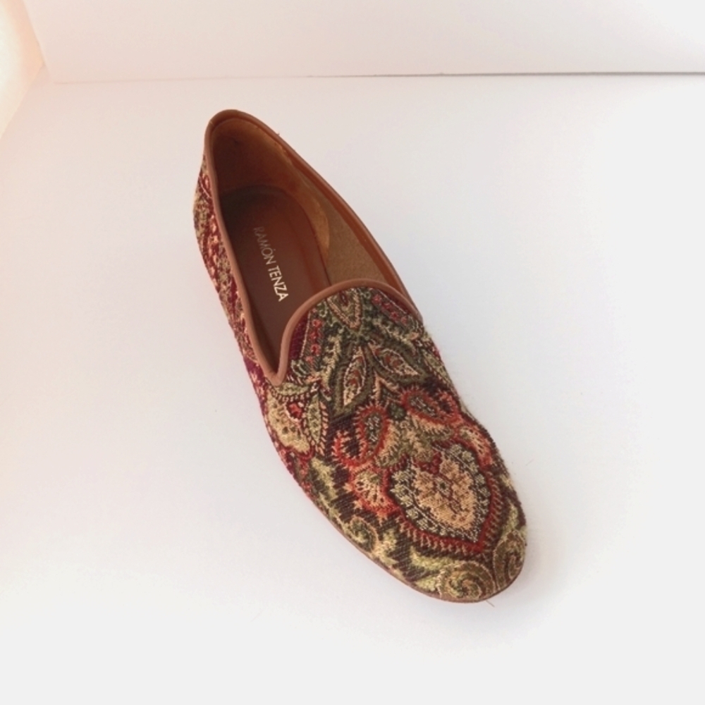 Ramon Tenza Women's Red and Green Paisley Loafers
